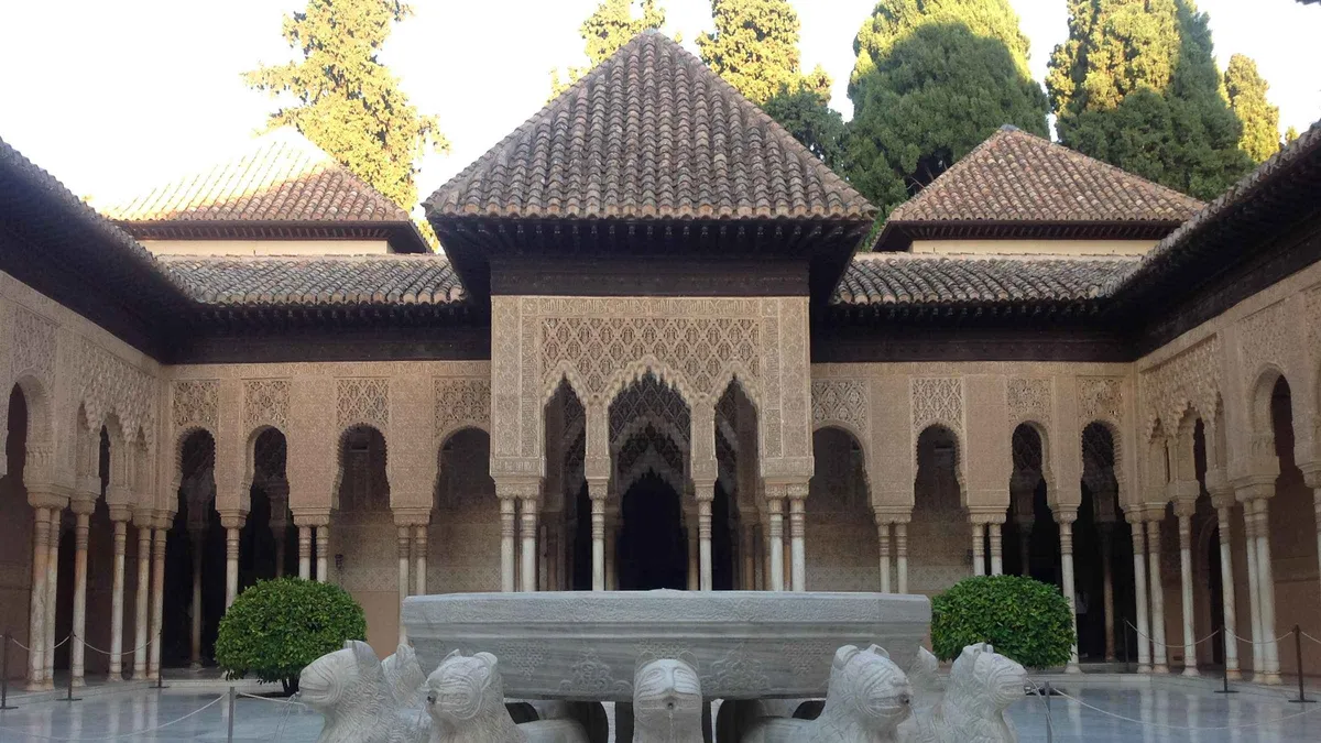 Court of the Lions inside the Nasrid Palaces of the Alhambra on a guided day trip from Malaga